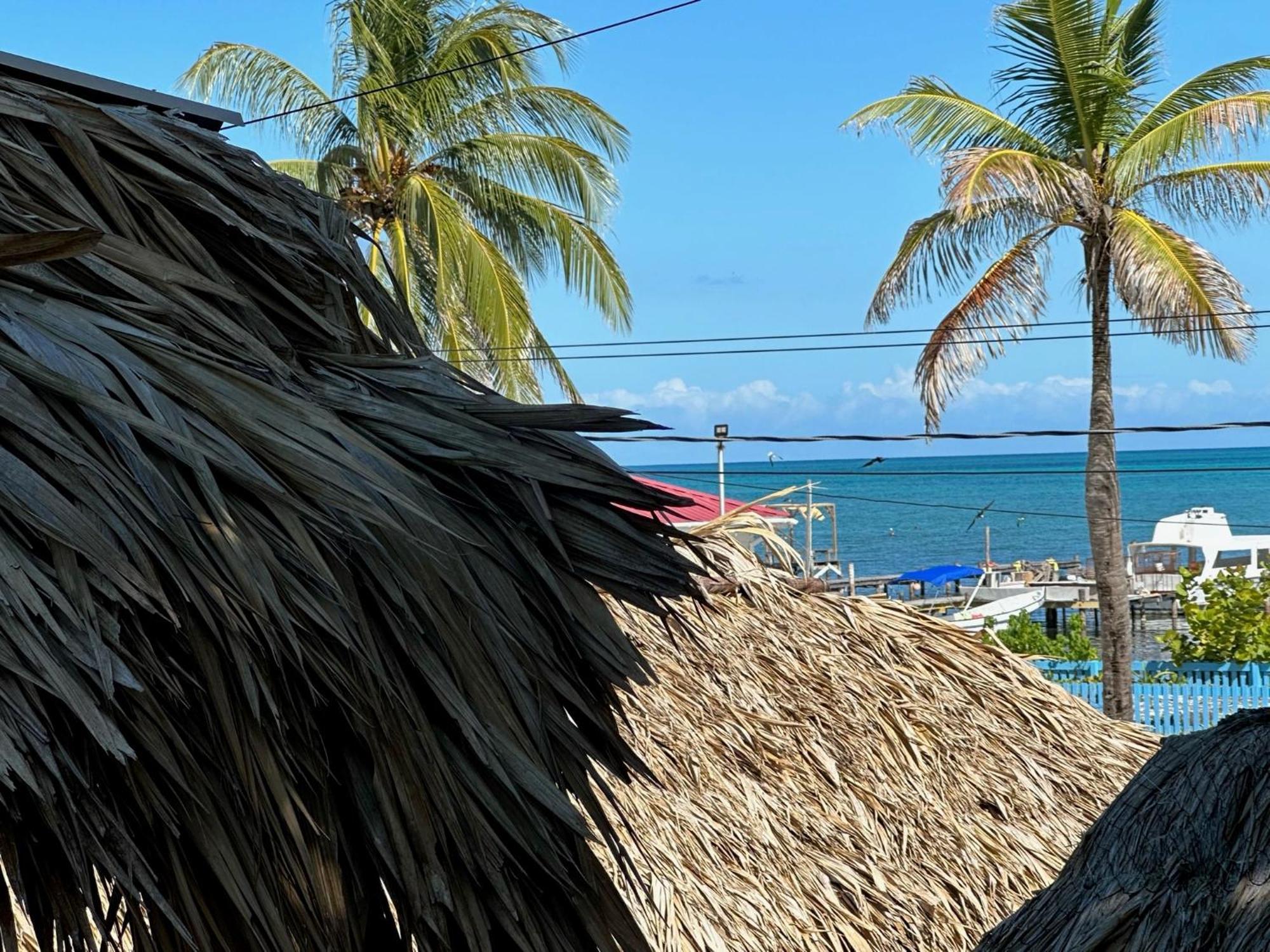 Hotel The Bounty Caye Caulker Exterior foto
